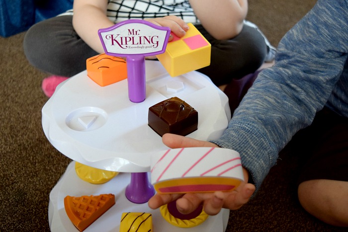 casdon mr kipling cake stand