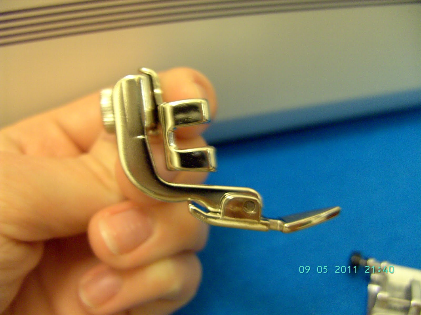 The Adjustable Zipper Foot Fits!