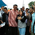 Blusukan di Pasar Getengan Mengkendek, Pengunjung Rebutan Foto Bereng Prof.Nurdin Abdullah