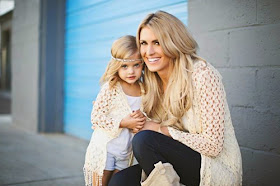 صور رائعة لتقليد البنت لامها في المظهر!