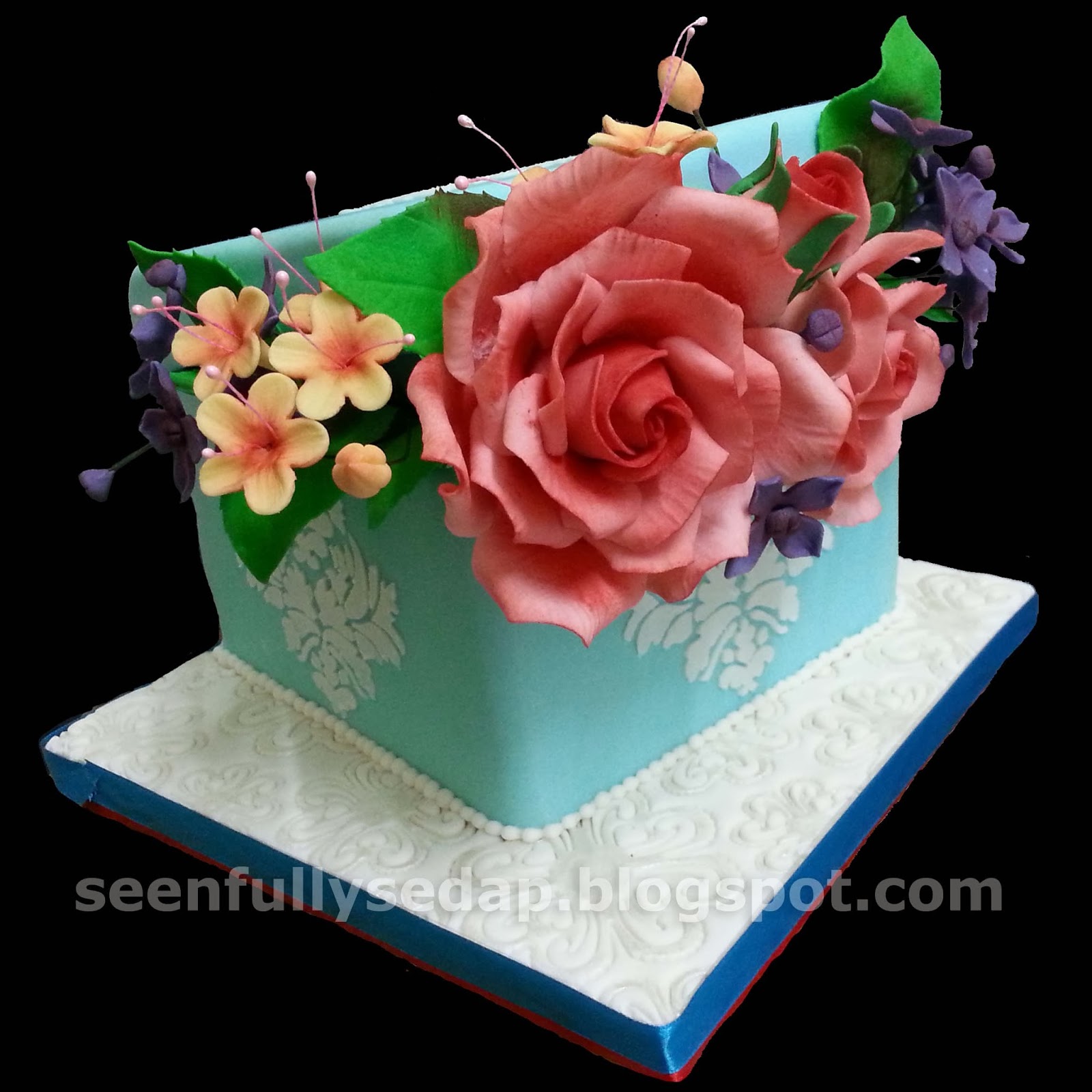 Seenfully Sedap Flower Box Cake