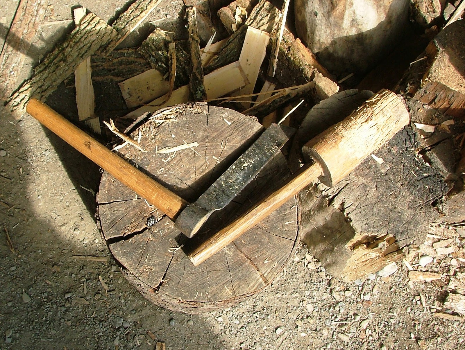Rural Blacksmith: Making Hammer Handles - Splitting out the wood.