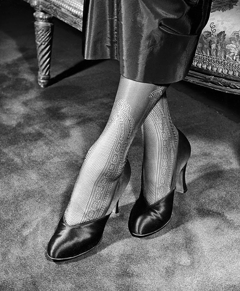 16 Vintage Photos That Capture The Nylon Stockings Allure In The 1940s And 1950s ~ Vintage Everyday 