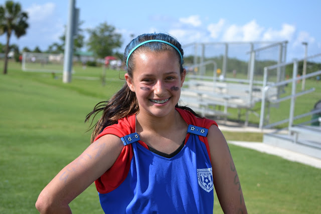 Blue Susan Makes Soccer Mom Super Easy Sleeve Tie Tutorial