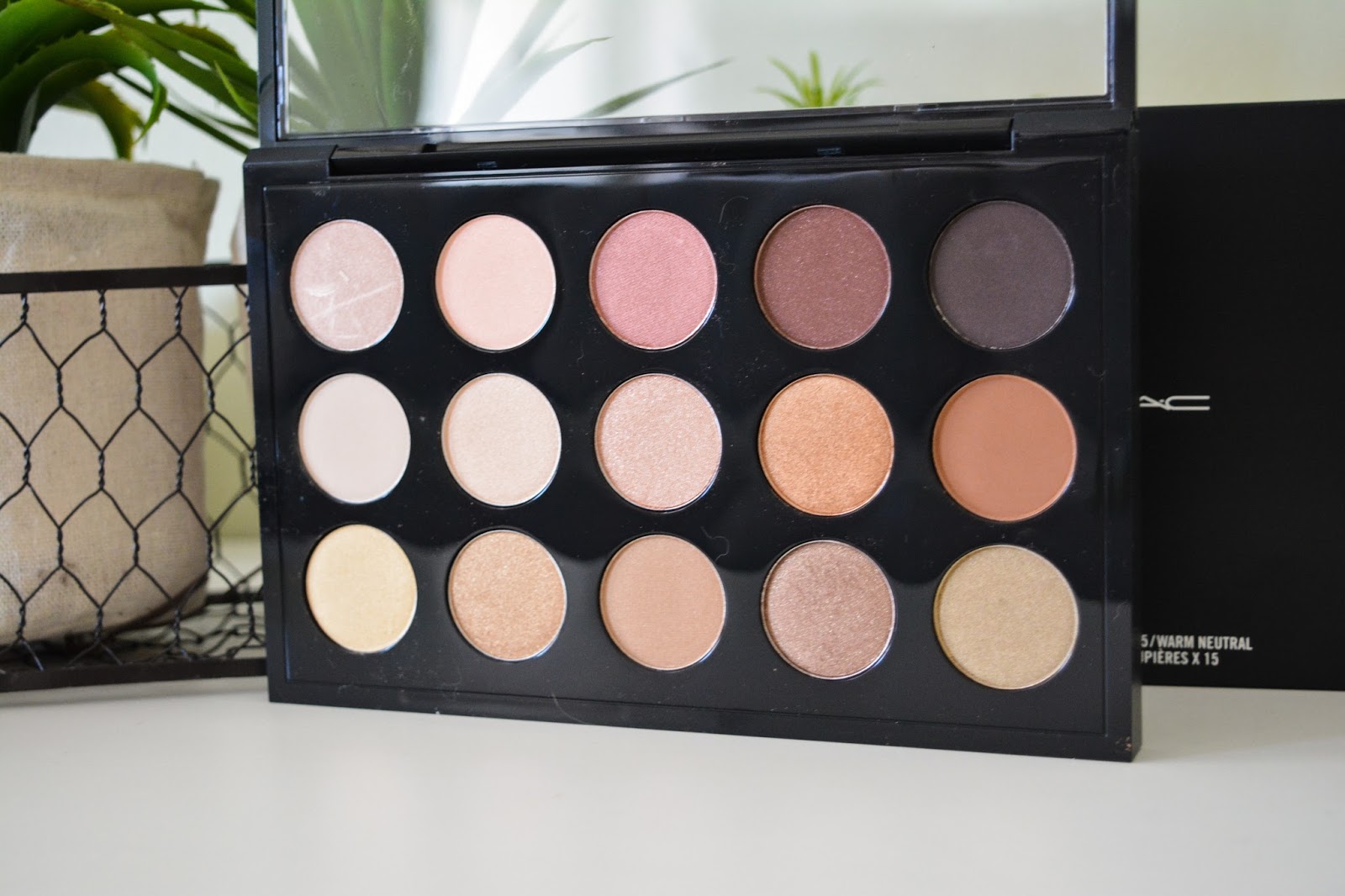 MAC Eyeshadow x15/Warm Neutral Palette Pink Ivory Makeup