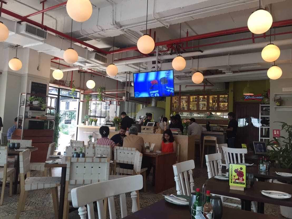 新生オリーブビストロ☆ OLLY Cyber Hub