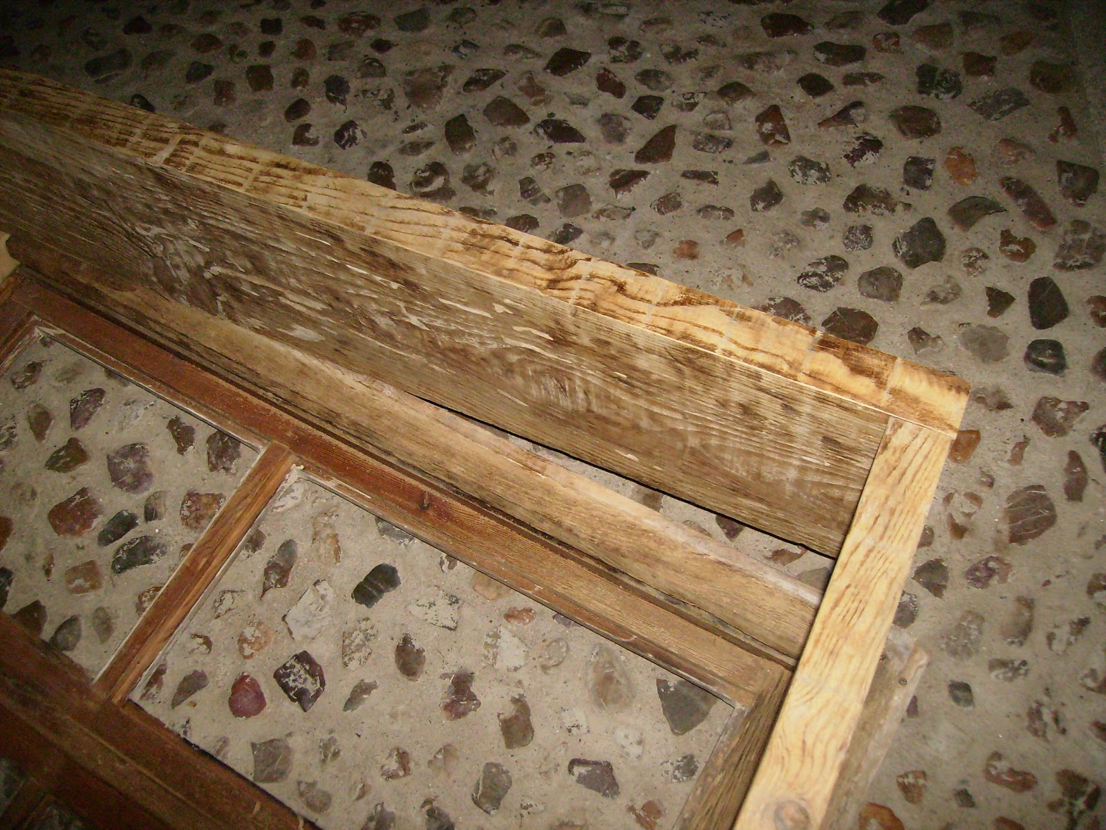 Crea construye recicla y restaura: VENTANA DE MADERA TRANSFORMADA EN