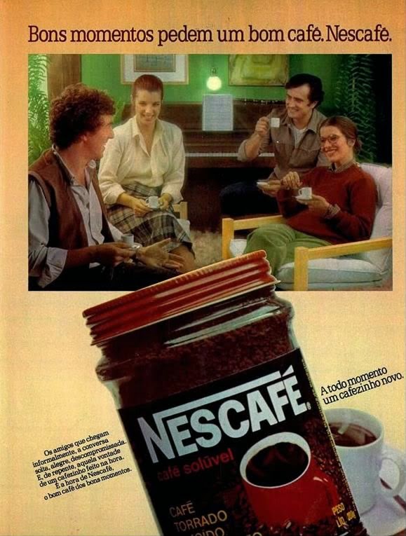 Propaganda do Nescafé que apresenta um encontro de amigos nos anos 80.