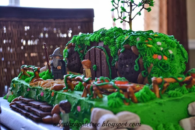 DIY Hobbit cake by Over The Apple Tree