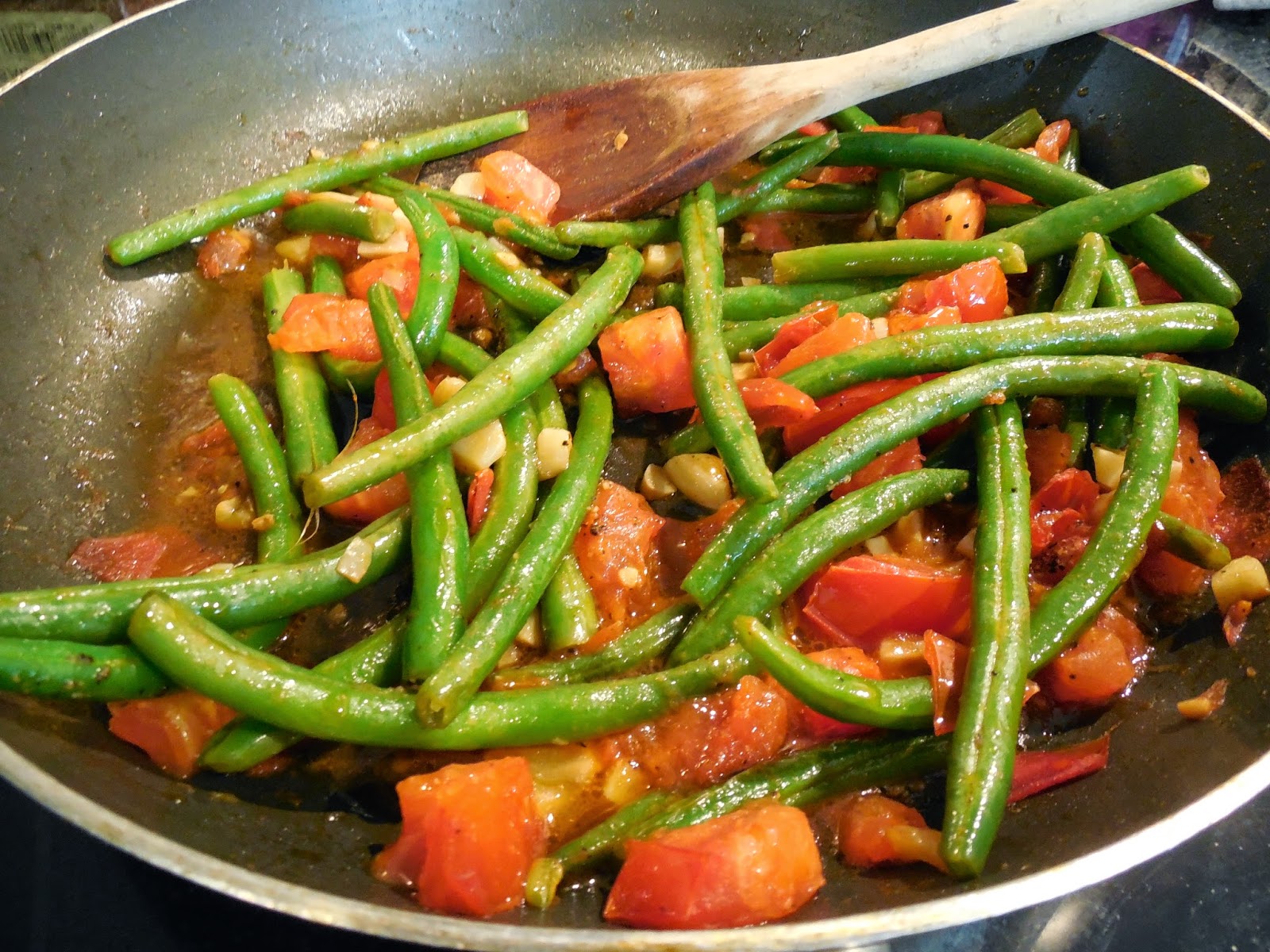 Two Kid Kitchen green beans and tomatoes