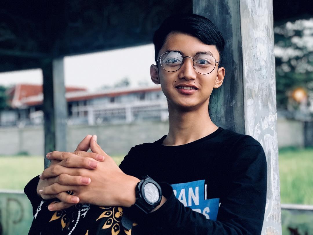 45+ Gaya Terbaru Foto Gus Azmi Yg Paling Ganteng, Foto Keren