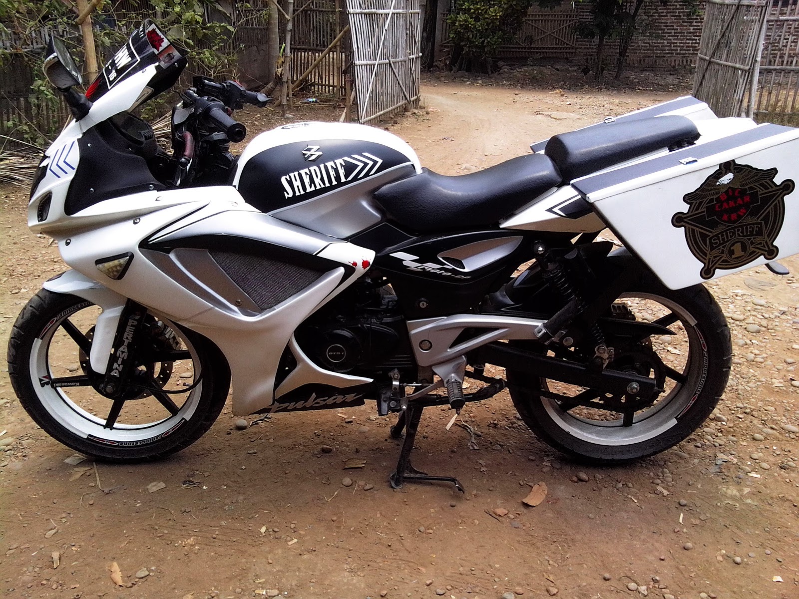 front fairing pulsar rs 200