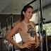 Cuca Roseta destaca-se em aula de pilates com roupa justa