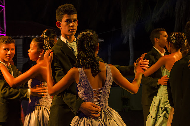 Prefeitura de Cocal realiza baile de debutantes para 15 jovens - Imagem 26