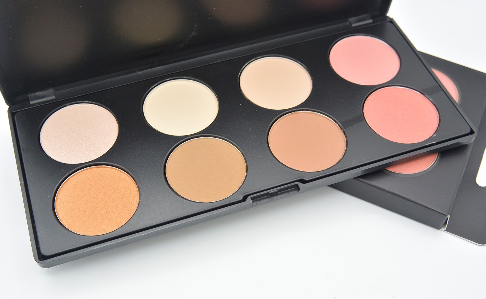 Max&More highlight foundation contour blush palette (Action