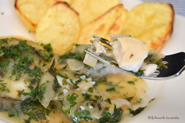 merluza al moscatel-propiedad de saboreando las estrellas