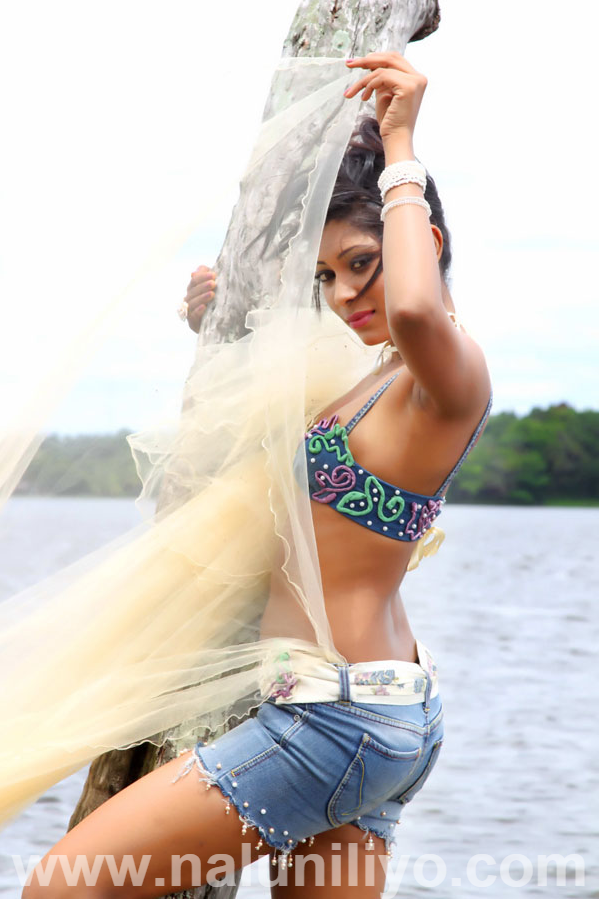 Nipuni Wilson HQ Latest Photos Sri Lankan Actress, Sexy girls, TV Stars, Dancers & Singers  using Samsung Galaxy and Iphones in yachts
