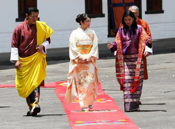 Princess Mako, King Jigme Khesar Namgyel Wangchuck,  Queen Jetsun Pema, Prince Jigme Namgyel Wangchuck at the Tashichhodzong in Thimpu