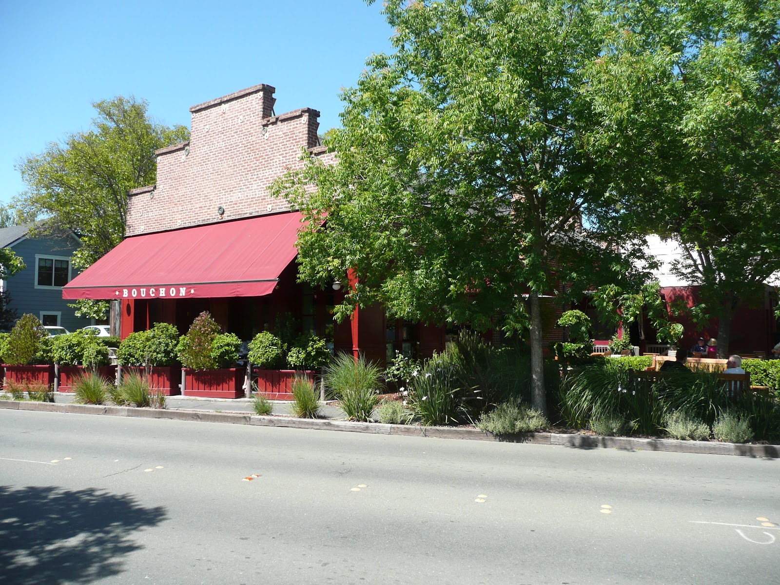 schillerwine Steak Frites and a Ballon de Blanc at Thomas Keller’s 1