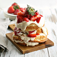 Sponge Cake with Creamy Strawberry Cheesecake Frosting