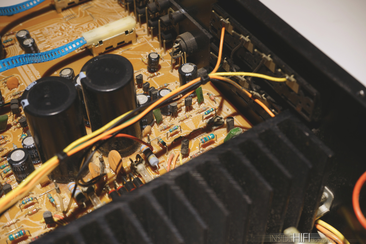 Inside Hi-Fi: Marantz 1072