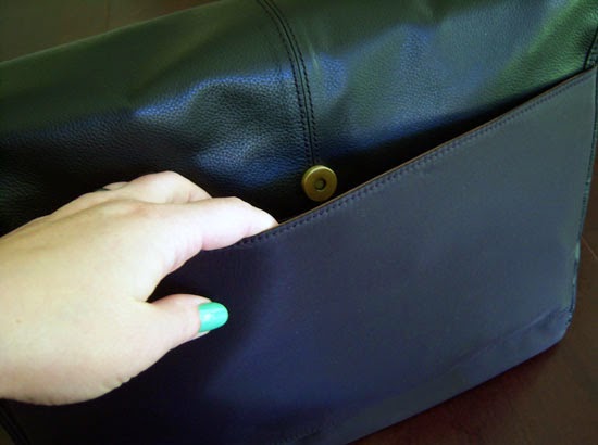 Jill-e Designs Sasha 15" Laptop Bag back pocket