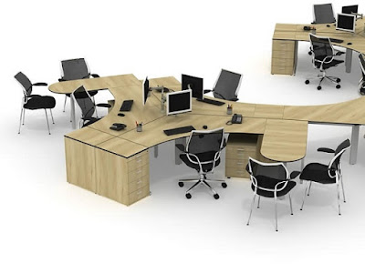 thiết kế không gian làm việc với bàn văn phòng có vách ngăn độc đáo
