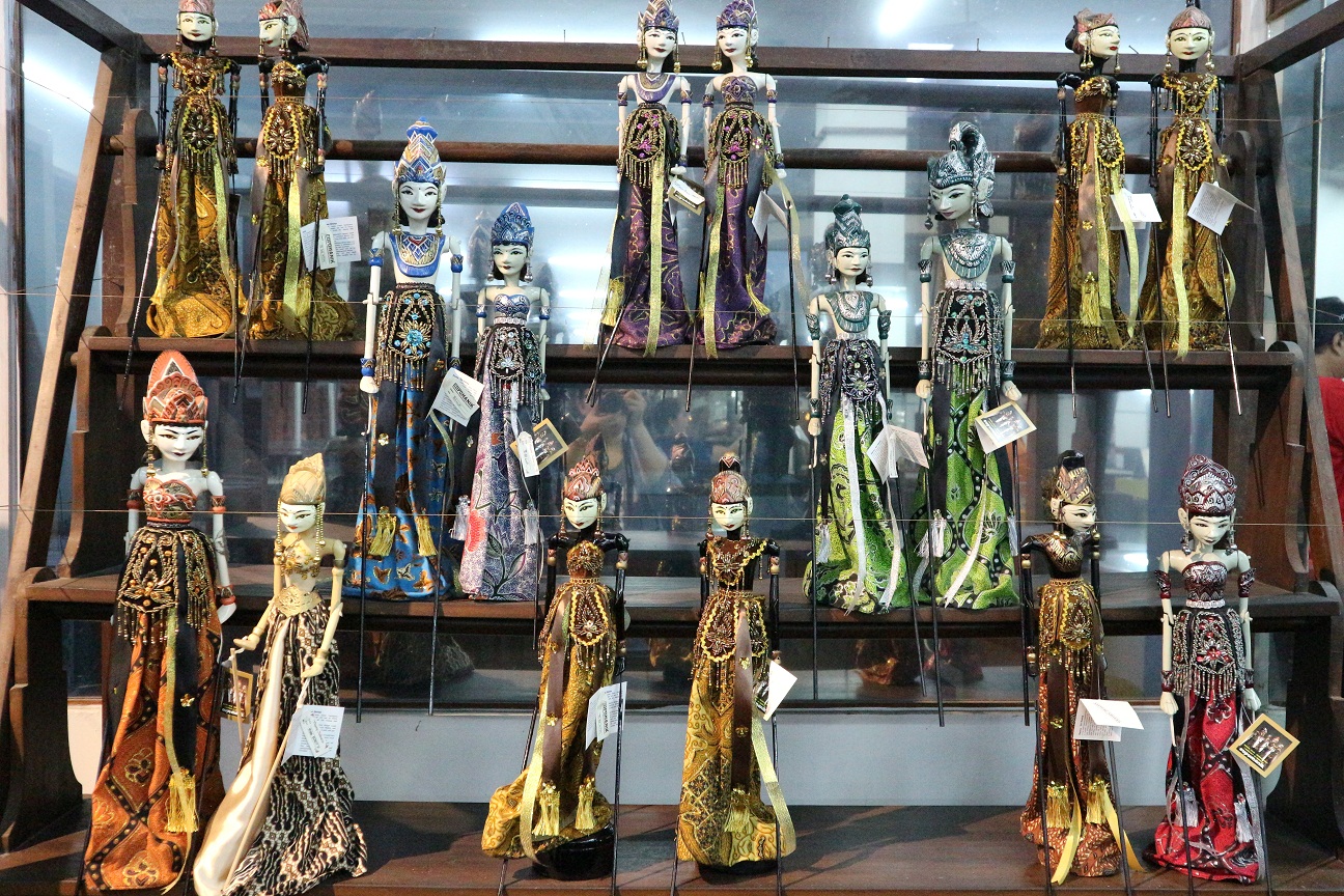 Toko Kain Borobudur Gambaran