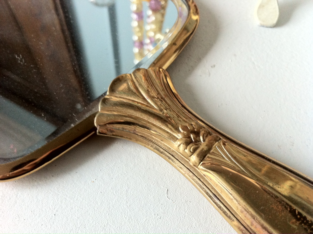 Lady Jane's Treasure Trove *SOLD* Vintage handheld vanity mirror 20