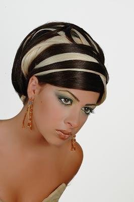 http://2.bp.blogspot.com/-rp3MXwKX73g/Tjd9VpS196I/AAAAAAAAAcU/RUnQN9DBQv0/s1600/Trendy+Hairstyles+Women.jpg