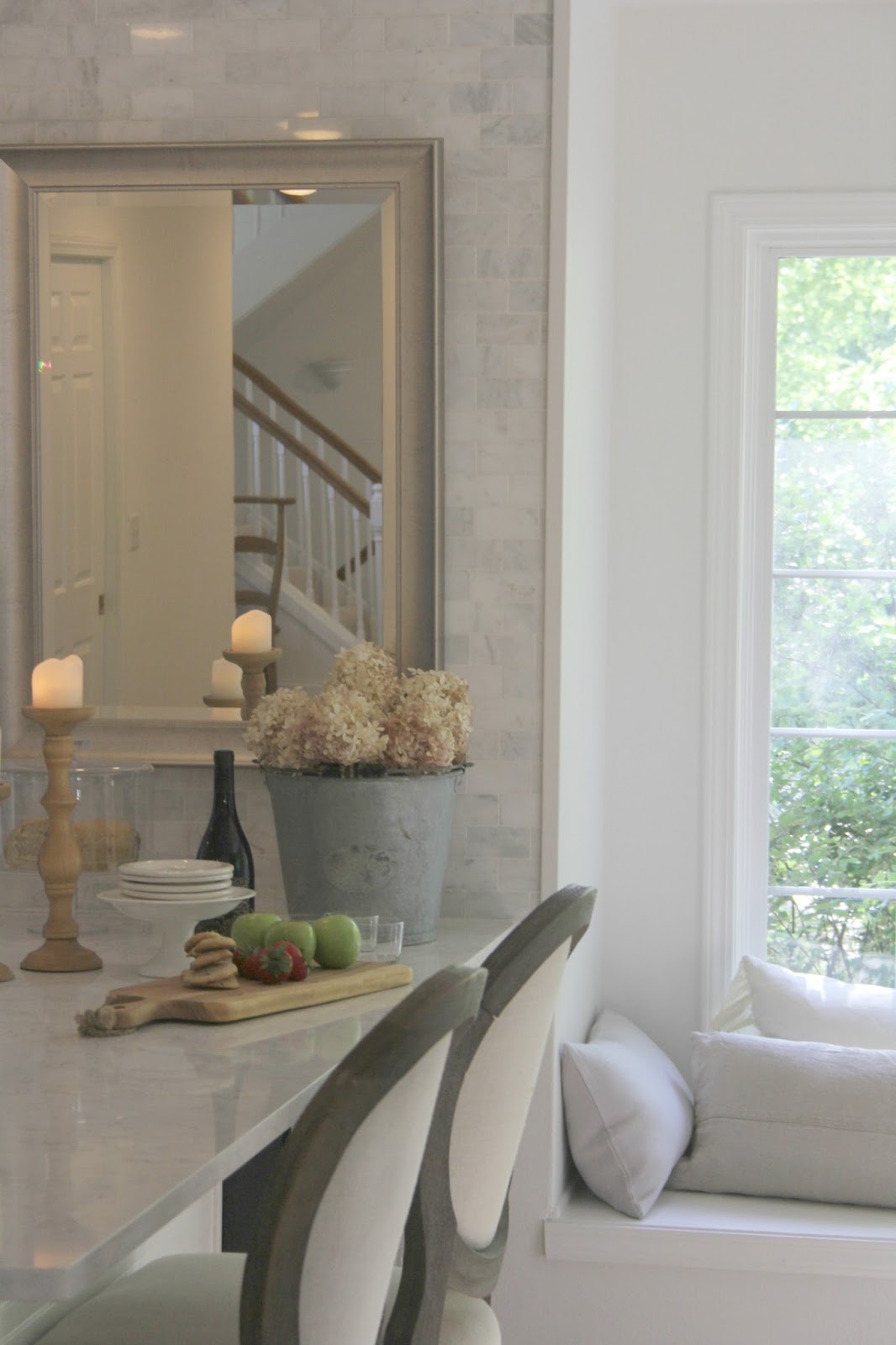 French country inspired kitchen with Viatera Minuet quartz. A mix of old and new, a relaxed approach to decor and shopping, and plenty of creativity yield a timeless look that isn't dependent on following trends or disposable decor. Come read more practical decor advice from Hello Lovely.