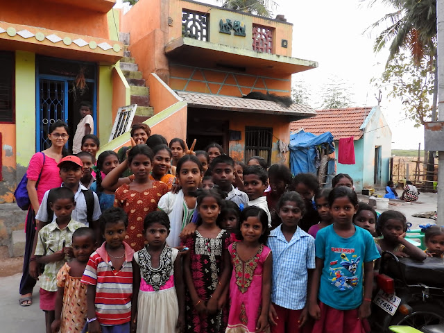 With the students at Manitham | Manamadurai (April 2016) With the students at Manitham | Manamadurai (April 2016)