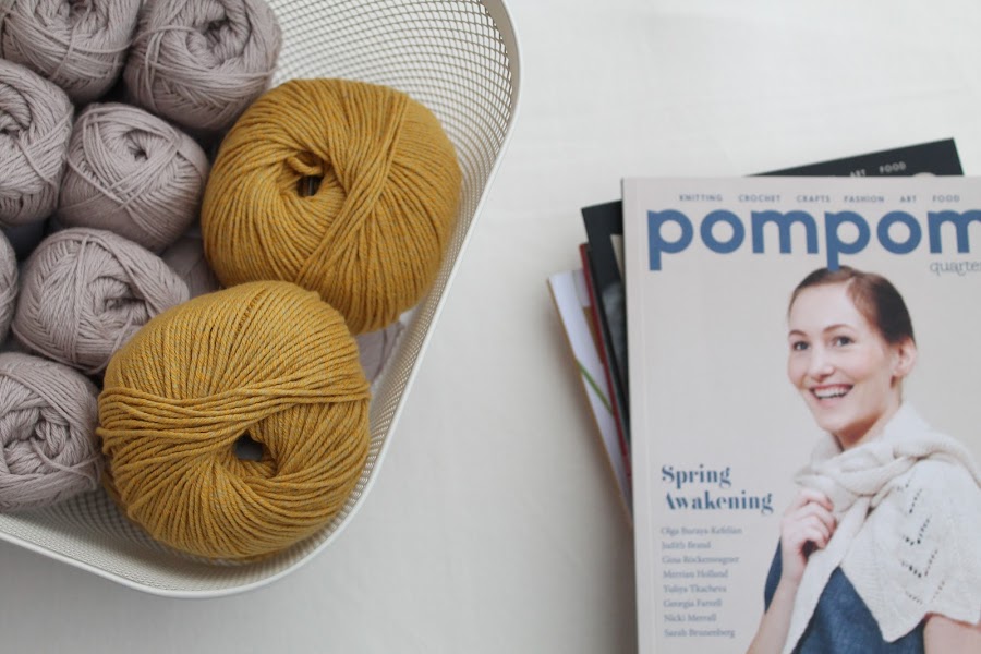 magazine spring pompom