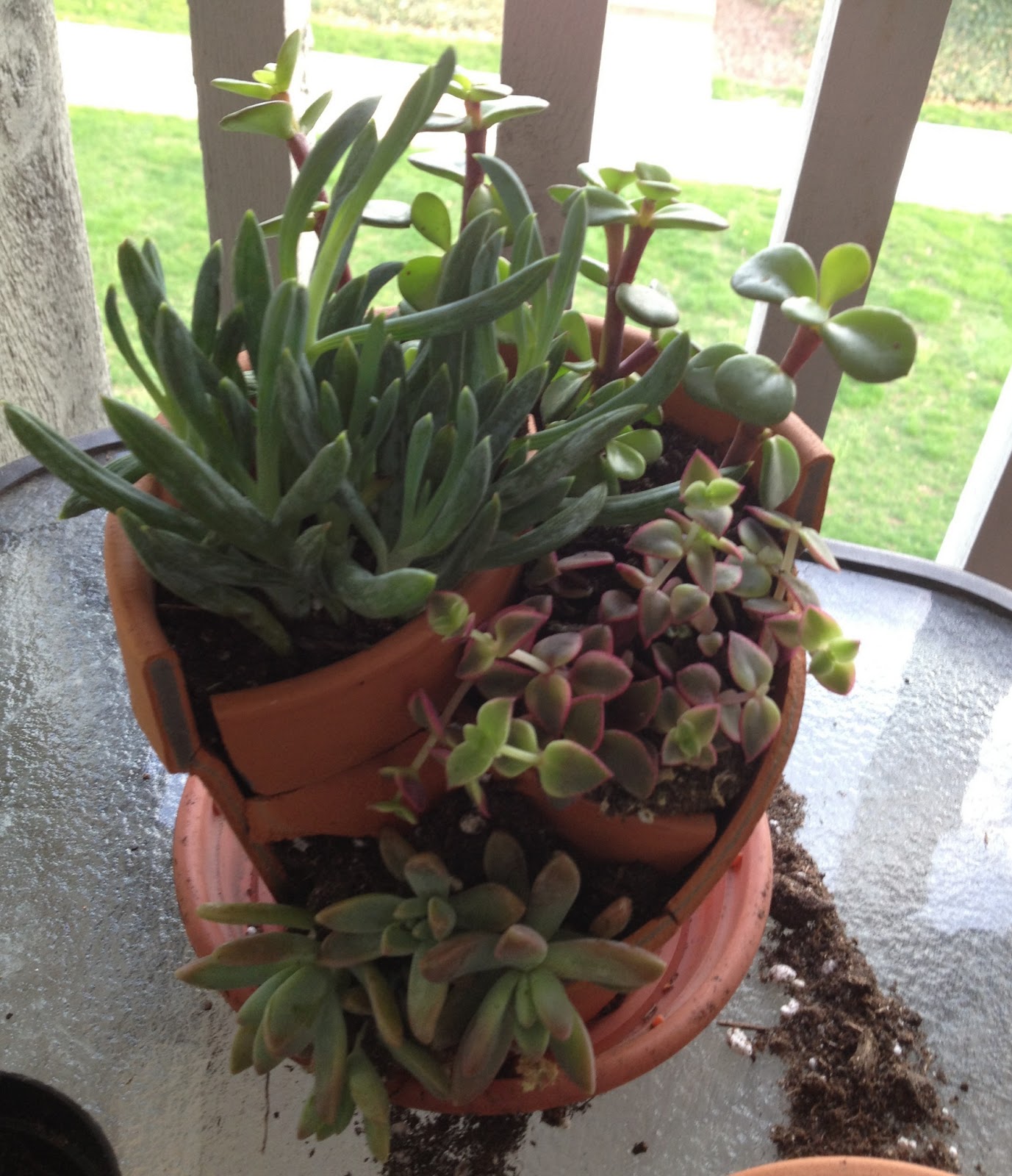 CraftWhenYouCan DIY Broken Flower Pot