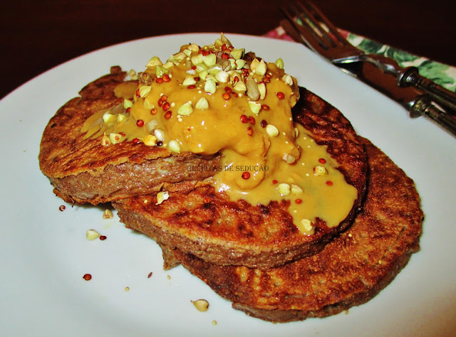 Panquecas Proteícas de Cholate com Manteiga de Amendoim Panquecas de Cholate com Manteiga de Amendoim