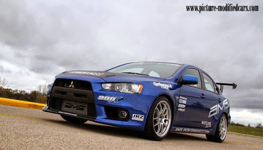 Beautiful Mitsubishi Evo 900X Racing Pictures