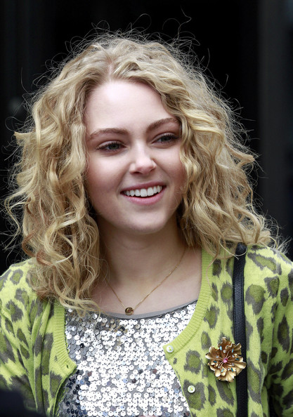 Famous Actress & Singers in the World: Annasophia Robb