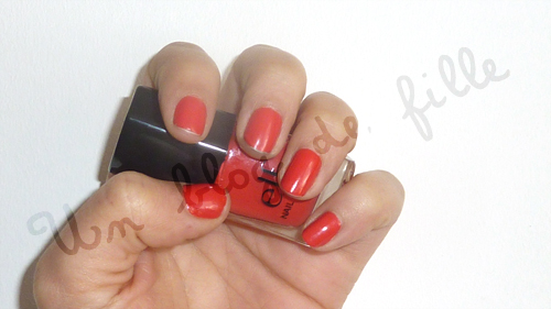 http://unblogdefille.blogspot.fr/2012/03/un-air-de-printemps-et-mon-vernis.html