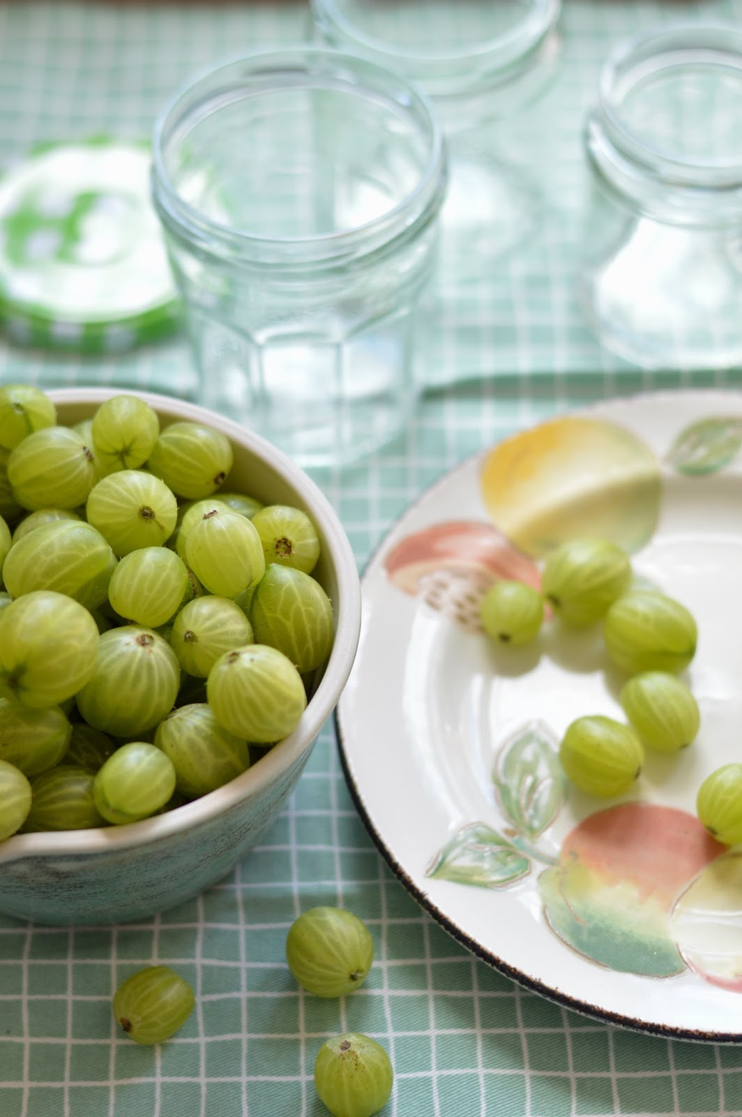 gingery gooseberry jam