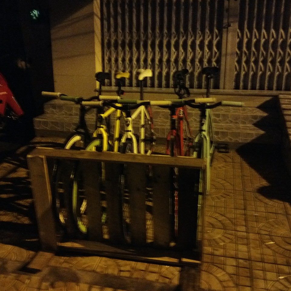Pallet Bike Rack Do it yourself ideas and projects