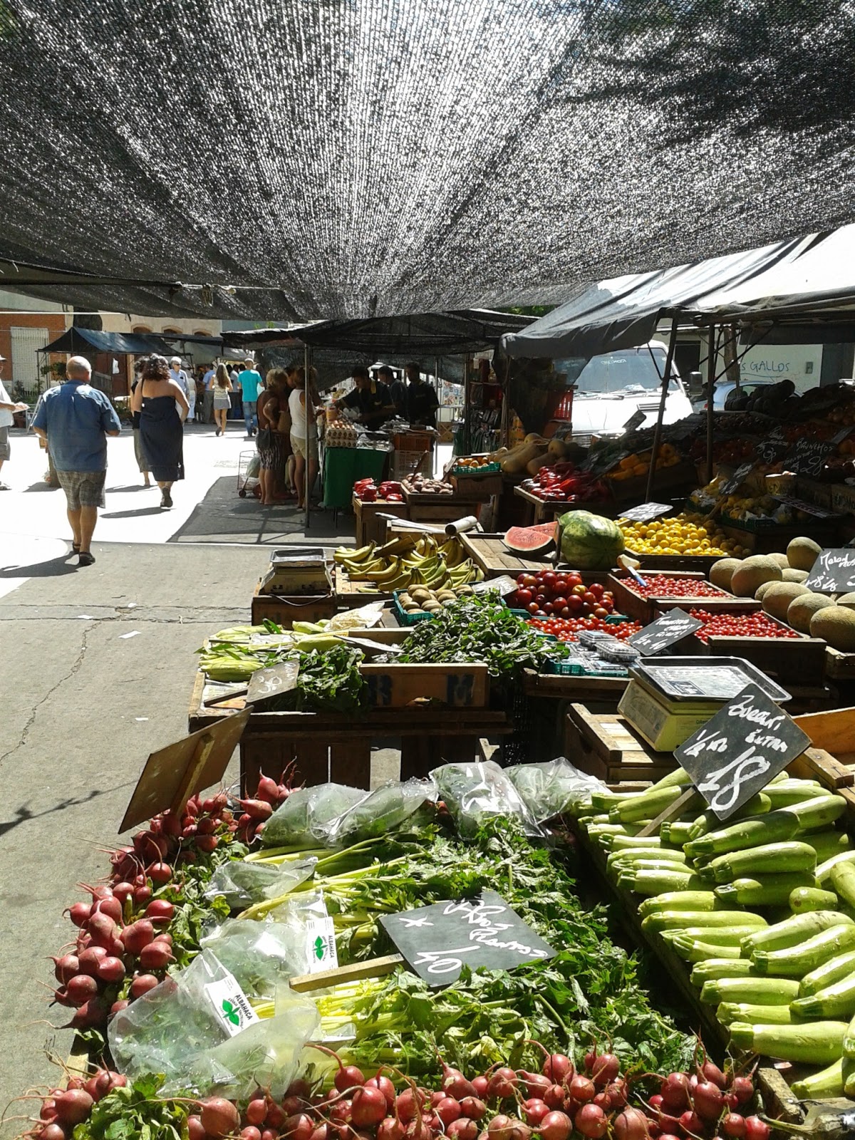 Entrei na Feira da Fruta