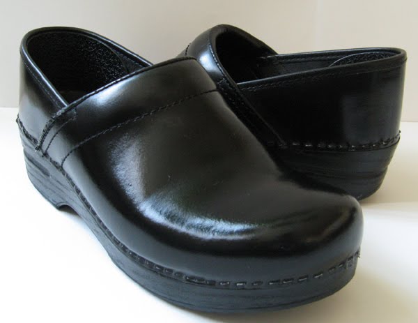 leather work clogs