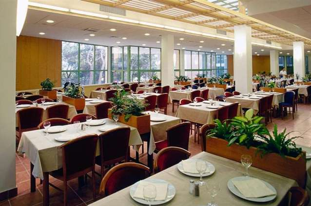 Kiat Membangun dan Mengelola Bisnis Restoran Kiat Membangun dan Mengelola Bisnis Restoran