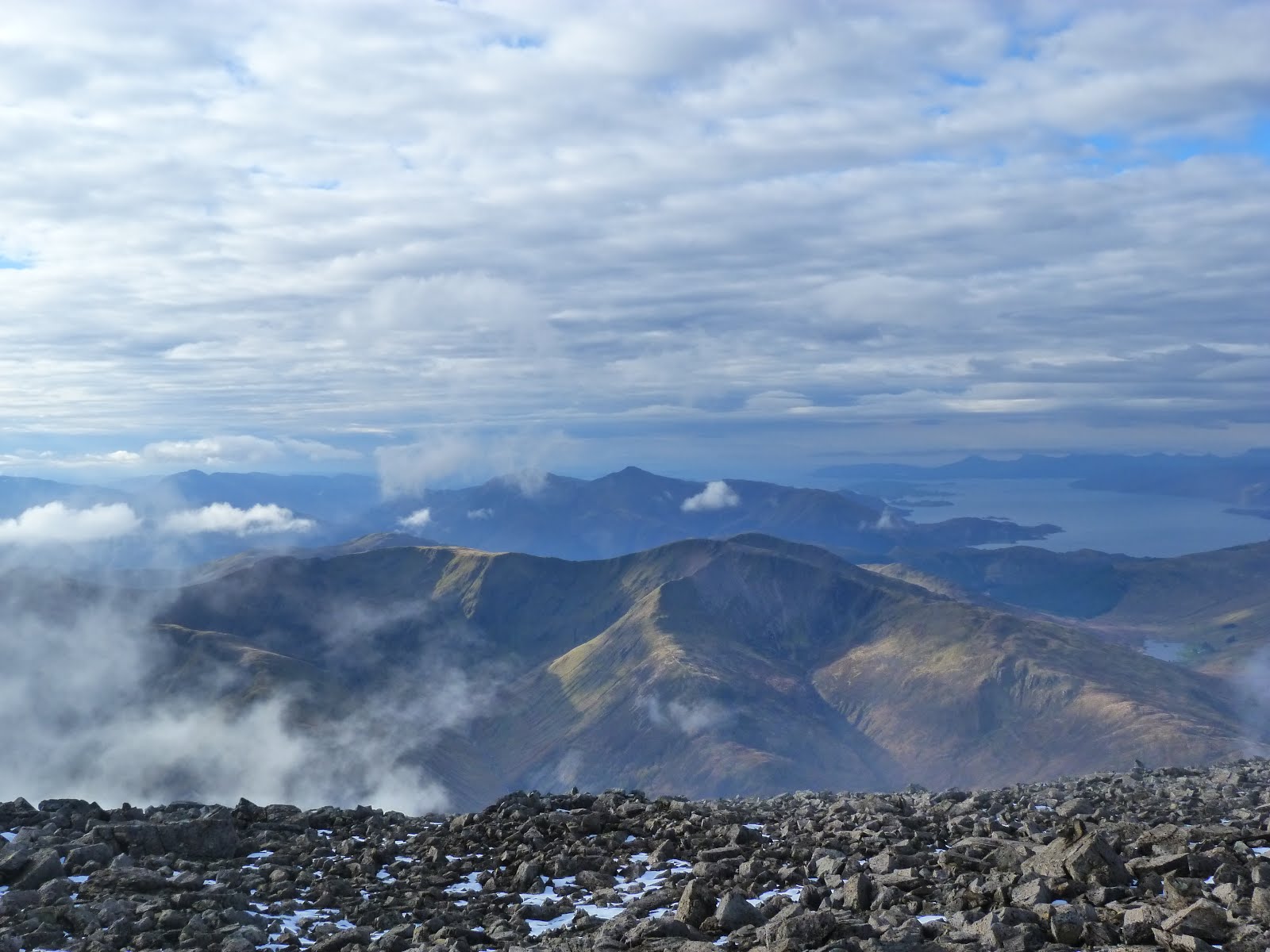 Vue depuis le sommet du Ben nevis en Ecosse (1344m)