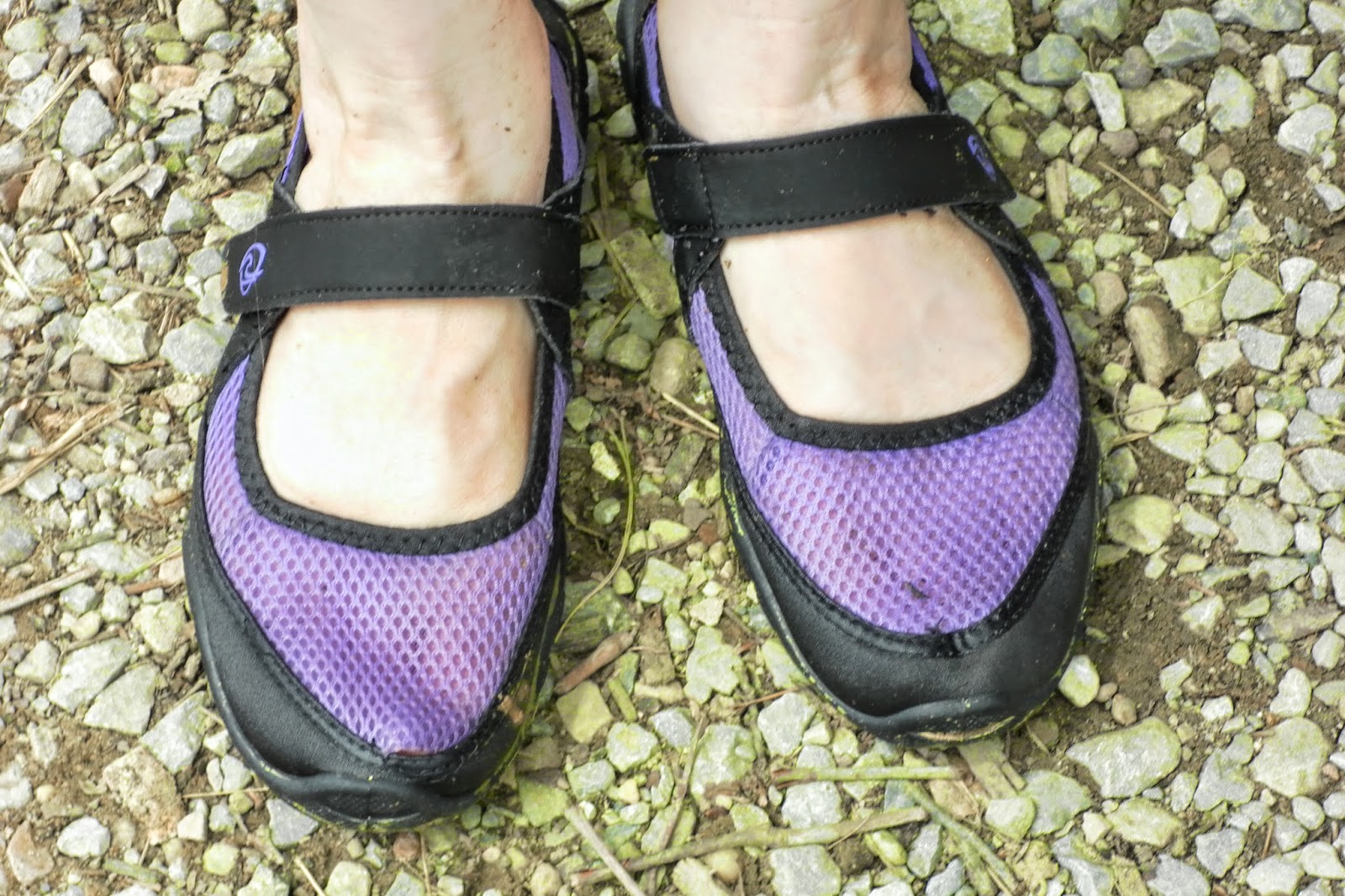 Mystery Foto Feet Hocking Hills Feet