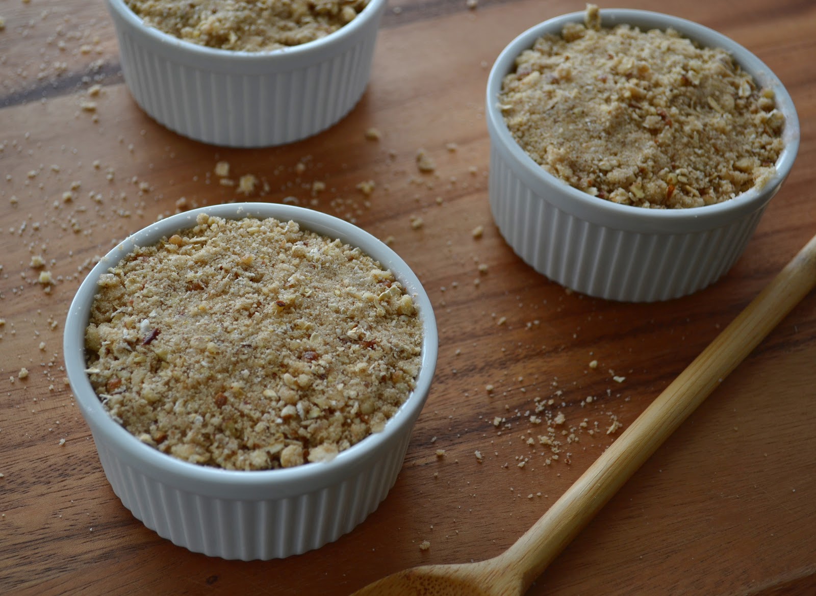 Mini Rhubarb Crumble Building Buttercream mini-rhubarb-crumble-building-buttercream