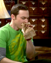 Sheldon Cooper vomissant.