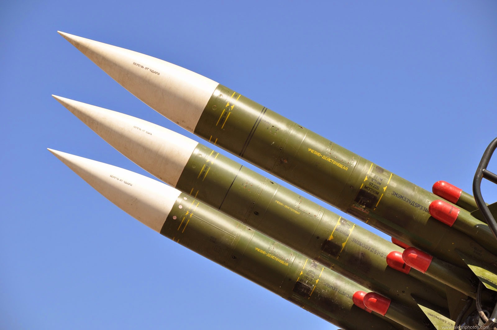 американские ракеты класса "земля - воздух". Agm 130 авиационная бомба. ракета класса земля-земля. ракеты класса воздух земля. управляемая ракета средней дальности рвв-сд.