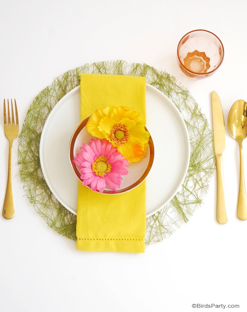 DIY Faux Grass Place-Mats - learn to make these quick, easy and pretty decorations for your Easter brunch table or spring party and tablescapes! by BirdsParty @BirdsParty