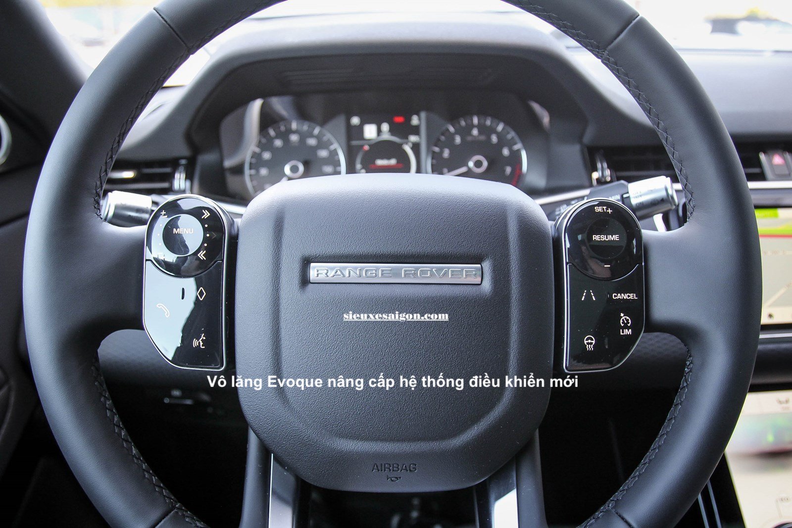Gia Xe Range Rover EVOQUE SE 2.0L Màu Đen Doi Moi 2020